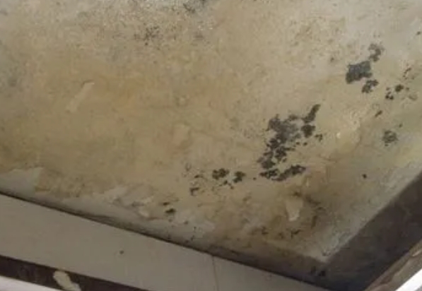 桓仁阳台漏水维修公司分享下桓仁卫生间渗水维修需要注意哪些问题。