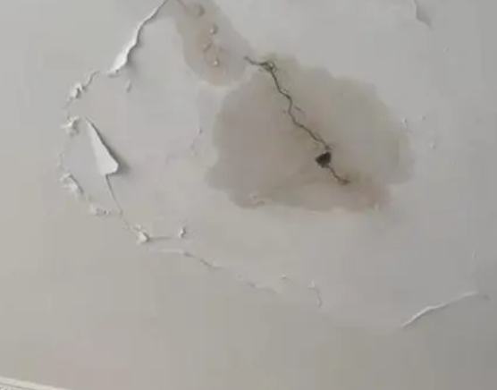 桓仁阳台漏水维修公司分享下屋面防水工程质量问题原因分析
